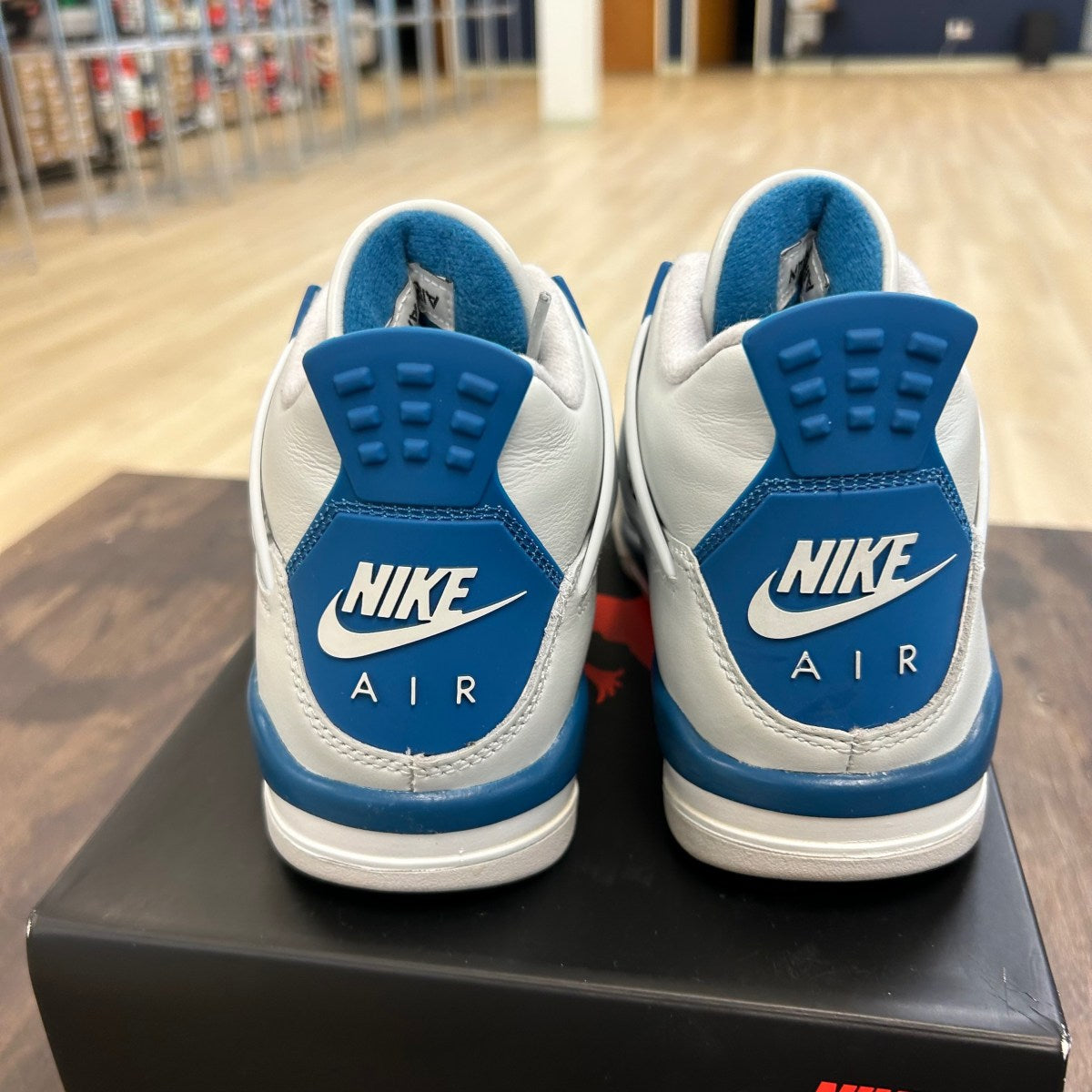 Jordan 4 Retro Military Blue (2024) (GS) Size 5Y (Pre-Owned)