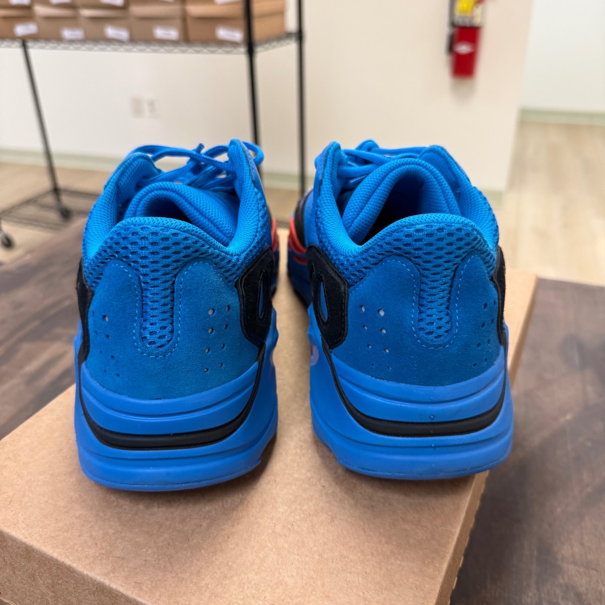 adidas Yeezy Boost 700 Hi-Res Blue Size 12 (Pre-Owned) - Image 3