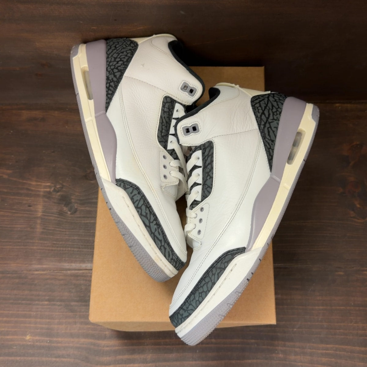 Jordan 3 Retro Cement Grey Size 13 (Pre-Owned) - Image 2