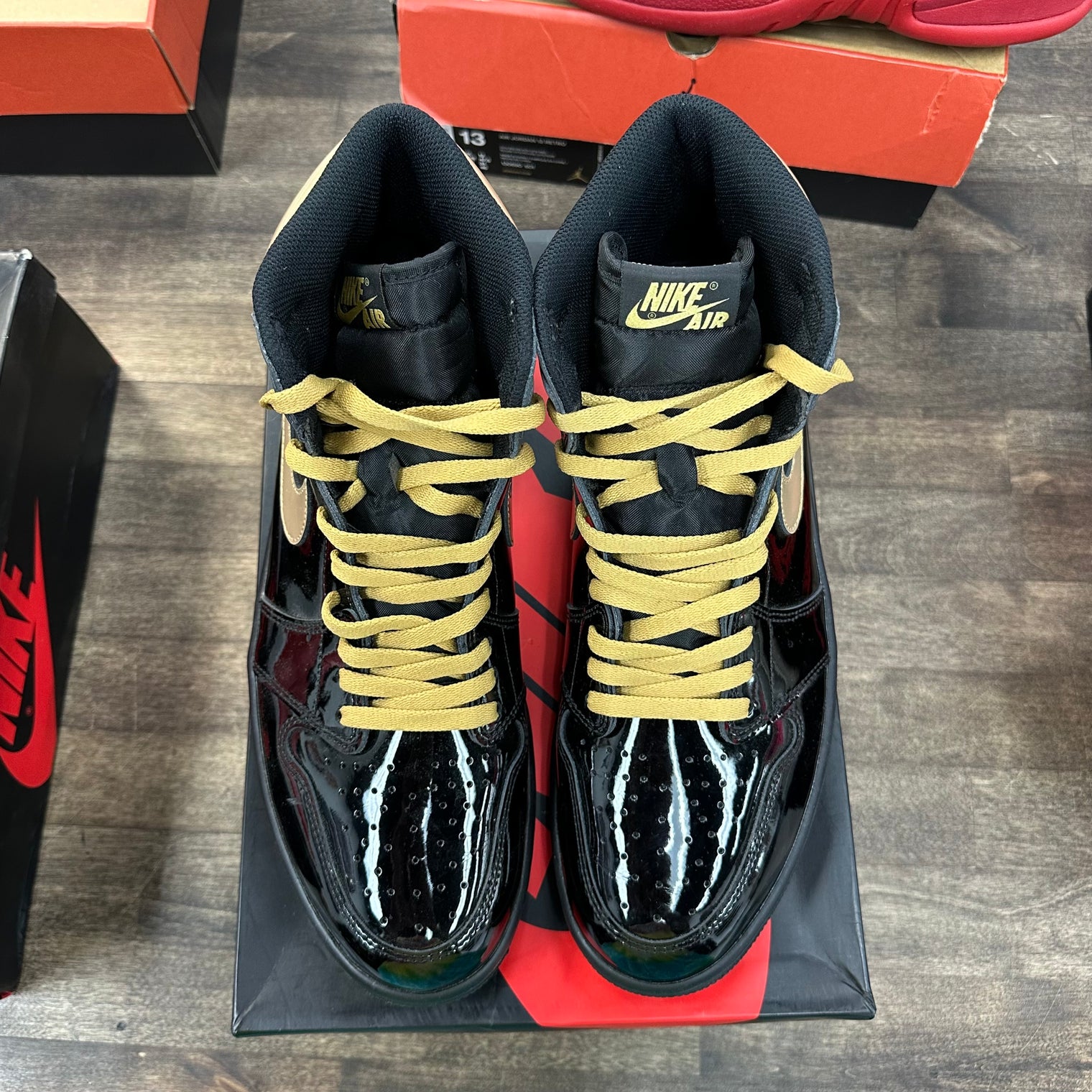 Black Metallic Gold Jordan 1 Retro High (2020) (USED)