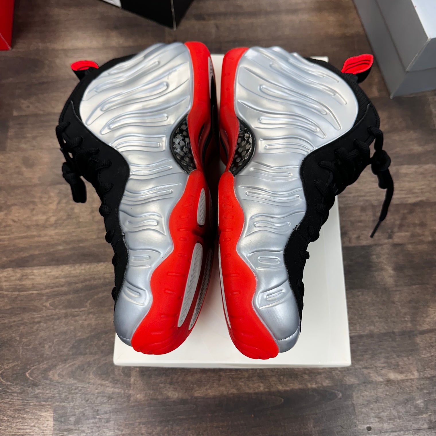 Bright Crimson Foamposite Pro (USED, Replacement Box)