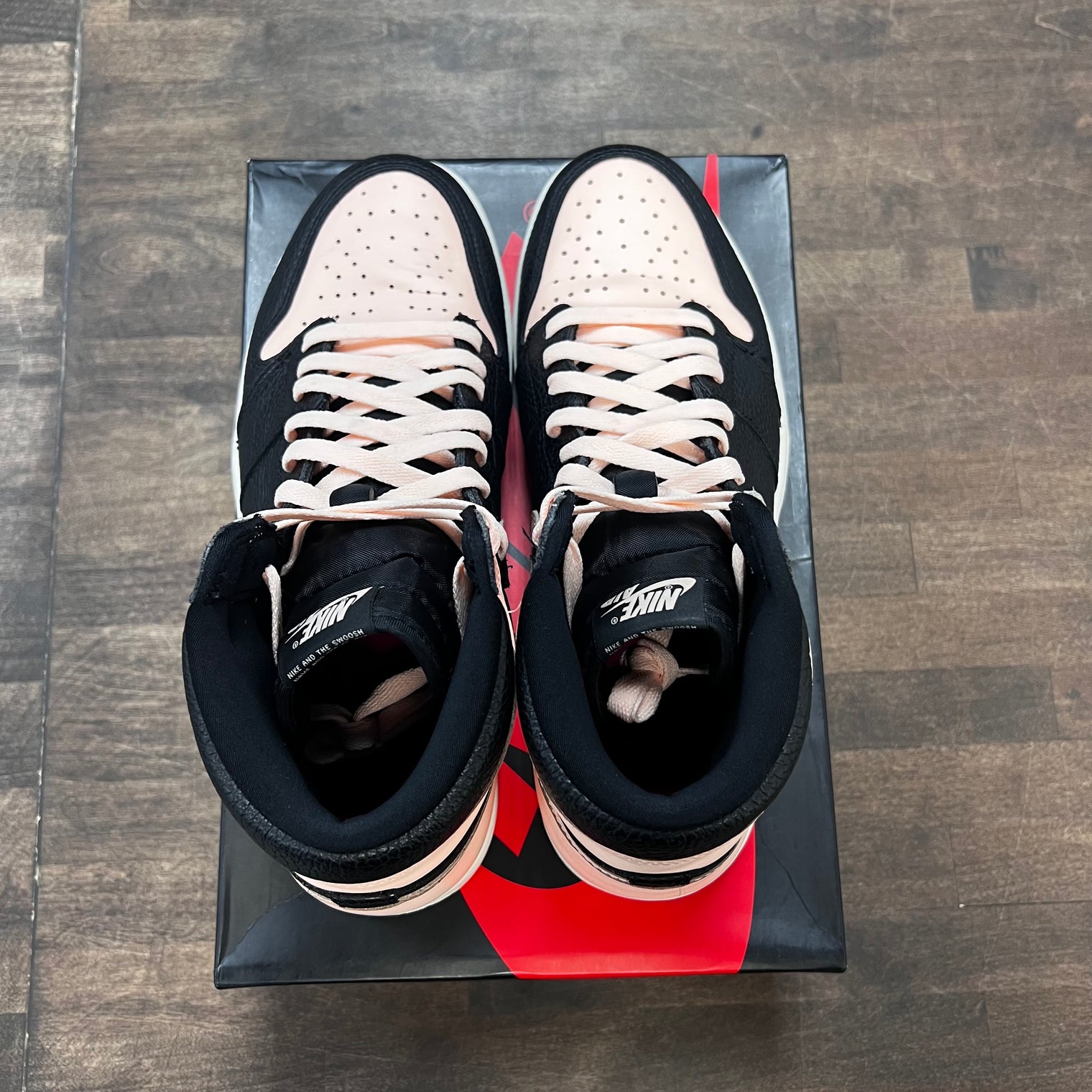 Crimson Tint Jordan 1 High OG (USED)