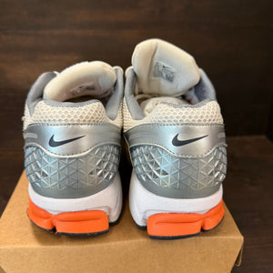 Nike Zoom Vomero 5 Platinum Tint Safety Orange Size 12 (Pre-Owned) - Image 4