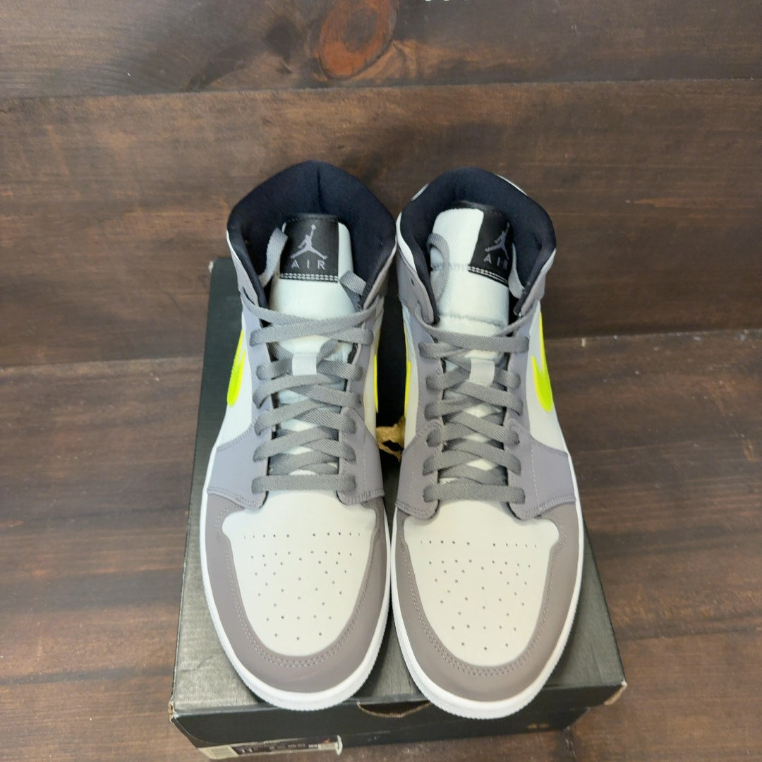Jordan 1 Mid Gunsmoke Volt - Image 3