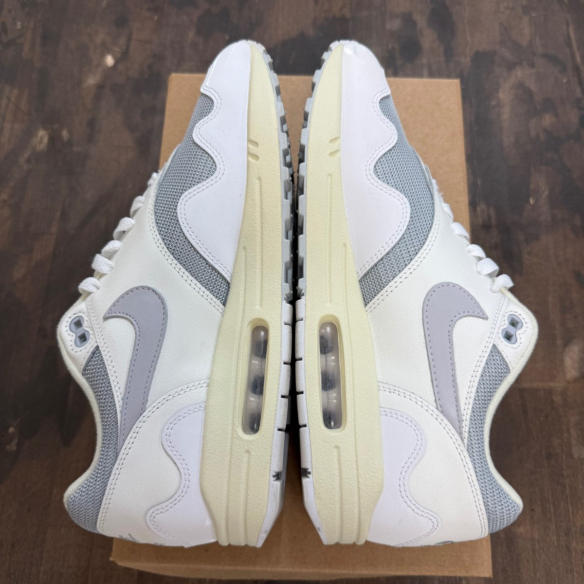 Nike Air Max 1 Patta Waves White Size 10 (Pre-Owned) - Image 3