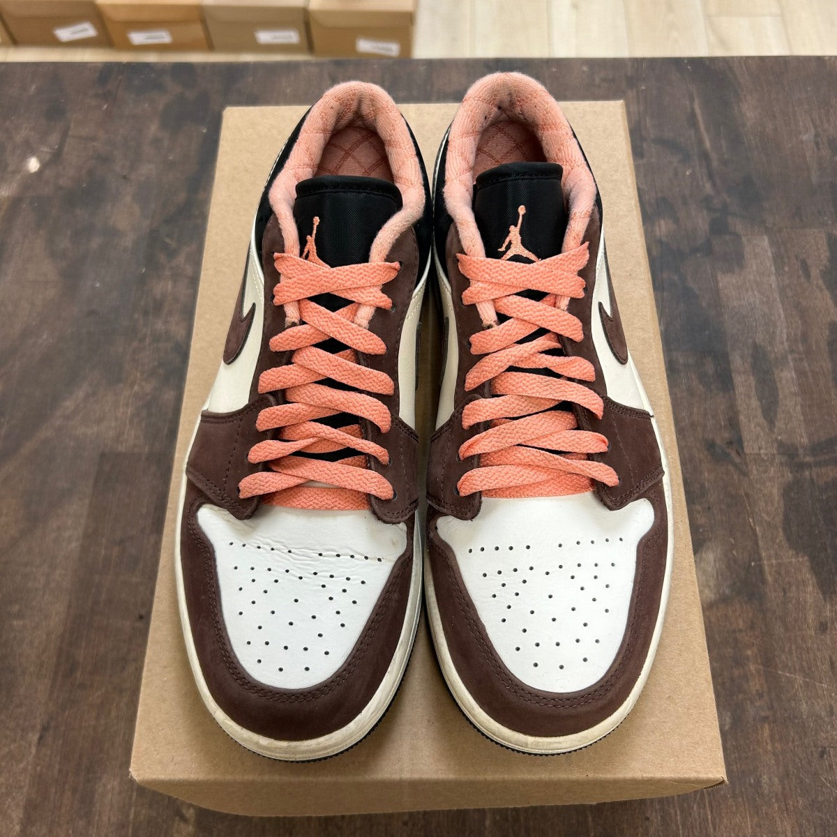 Jordan 1 Low Mocha Size 7.5 (Pre-Owned) - Image 2