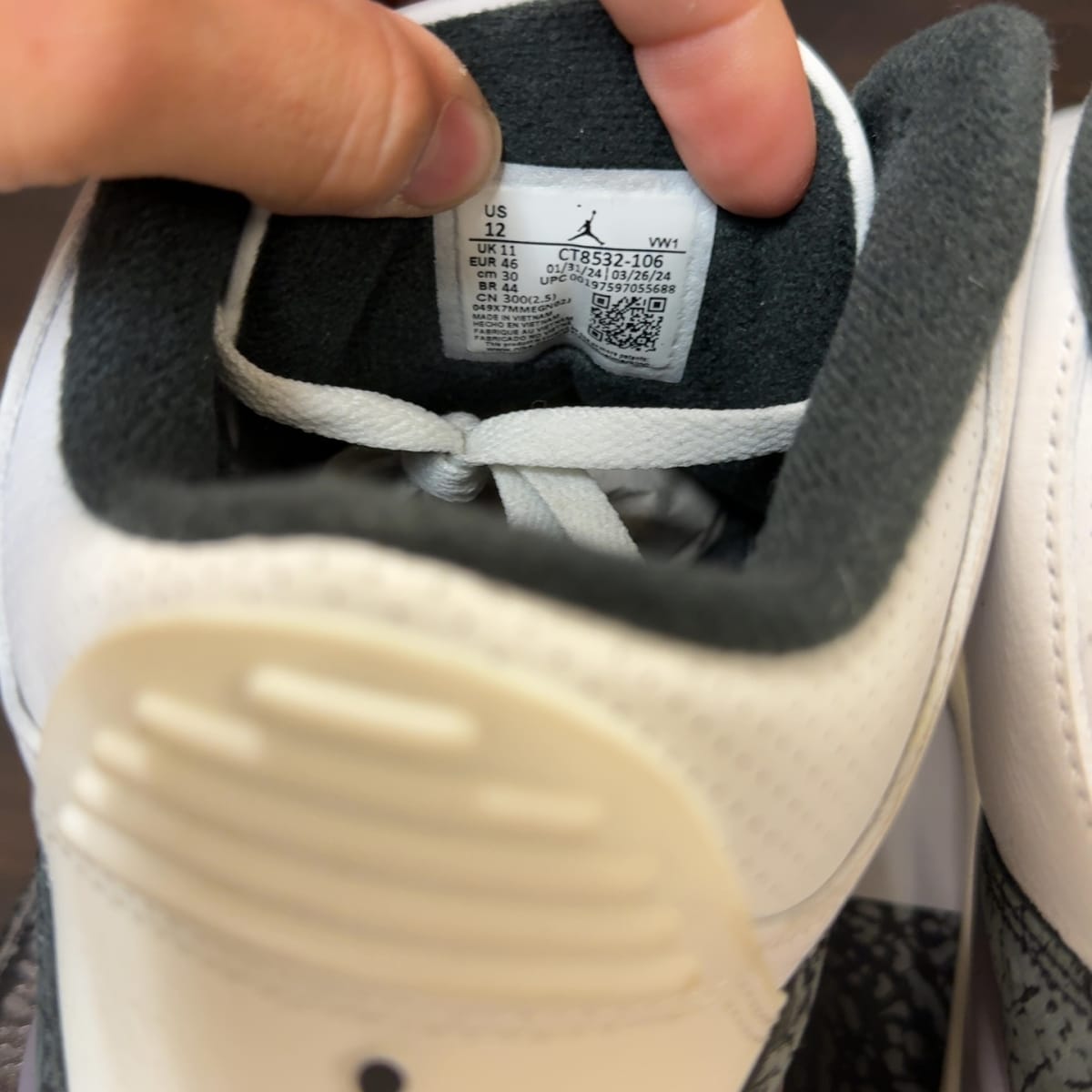 Jordan 3 Retro Cement Grey Size 12 (Pre-Owned) - aux