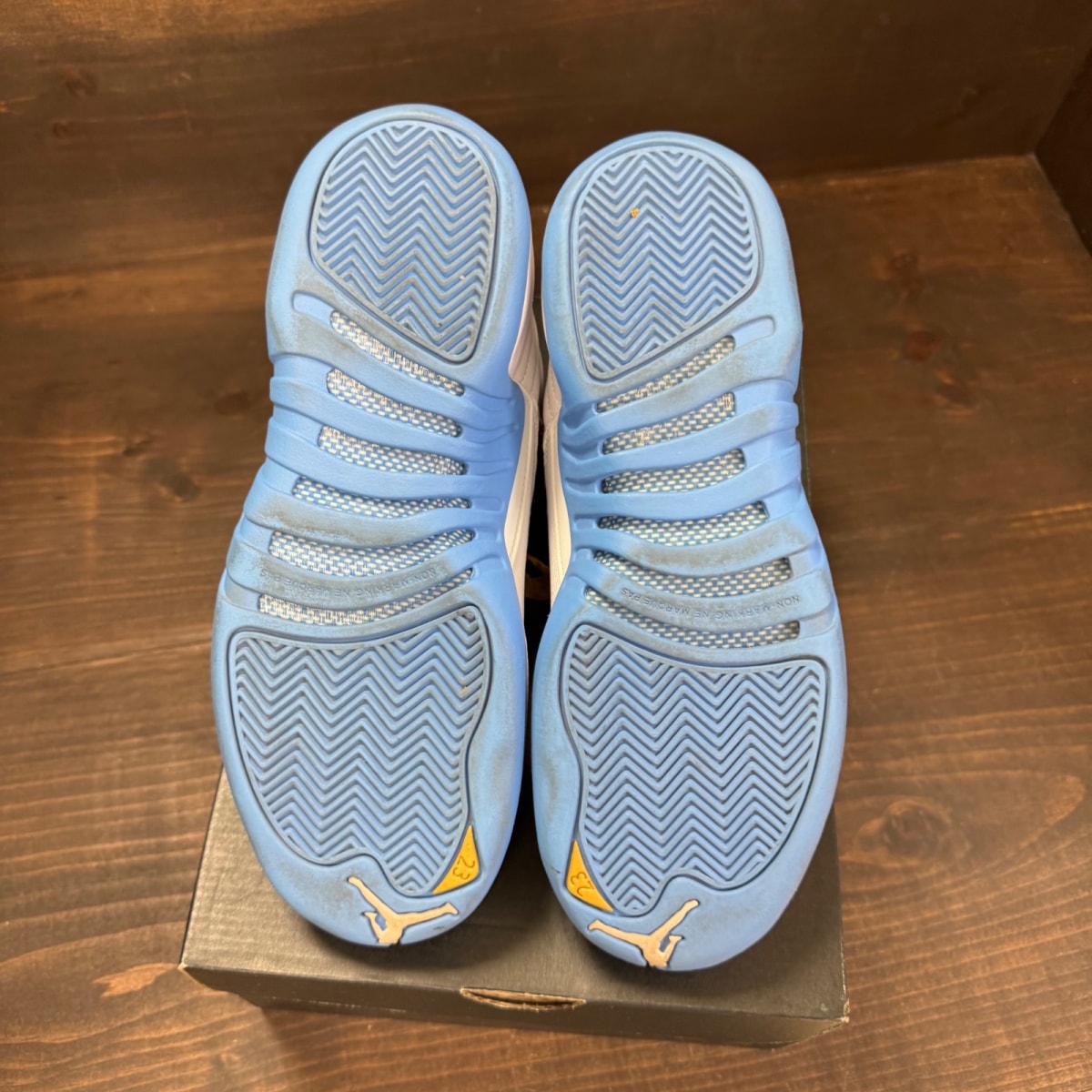 Jordan 12 Retro University Blue (2016) (GS) - Image 6