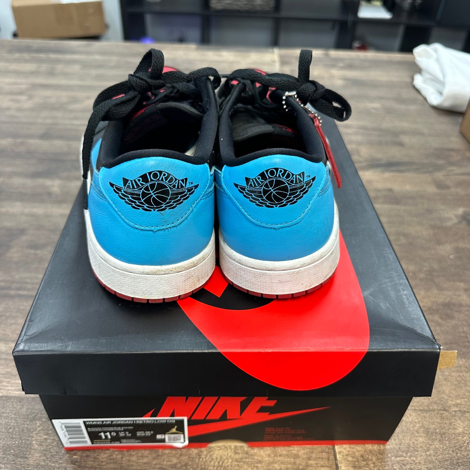 NC to Chi Jordan 1 Low (W) (USED)