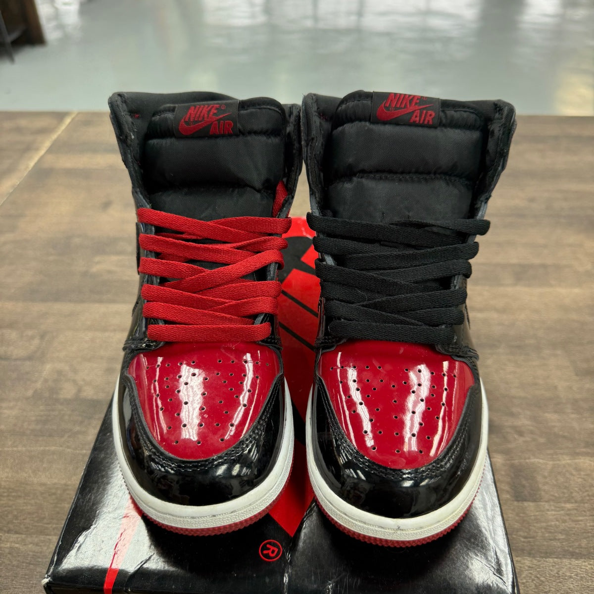 Jordan 1 Retro High OG Patent Bred (GS) - Image 3
