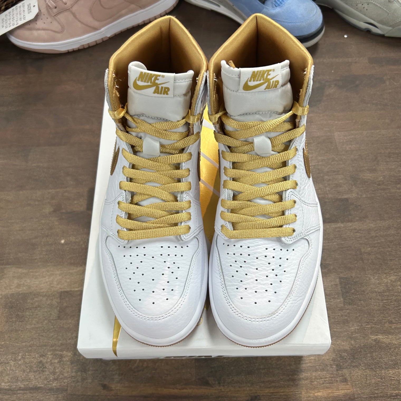 Metallic Gold Jordan 1 Retro High OG (Women's) (USED)