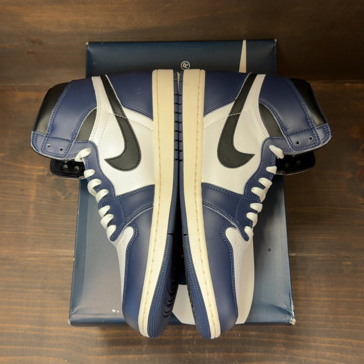 Jordan 1 Retro High OG Midnight Navy - Image 4