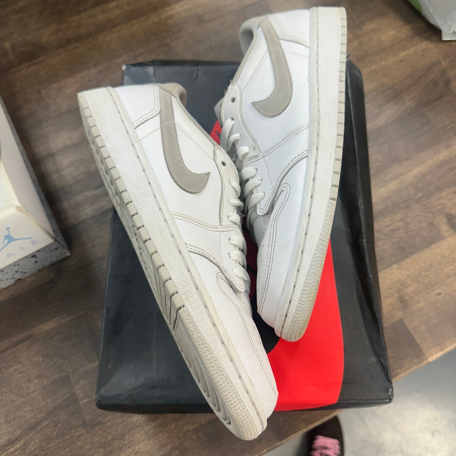 Neutral Grey Jordan 1 Low (USED)