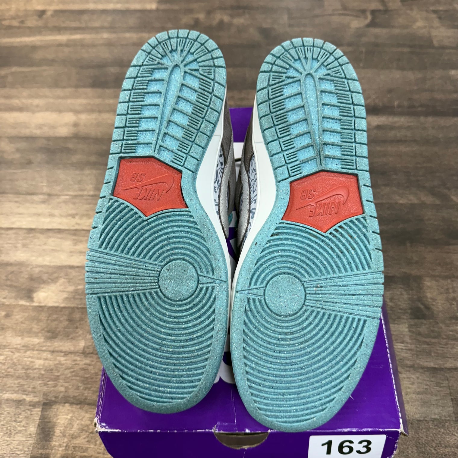 Big Money Saving SB Dunk Low (USED)