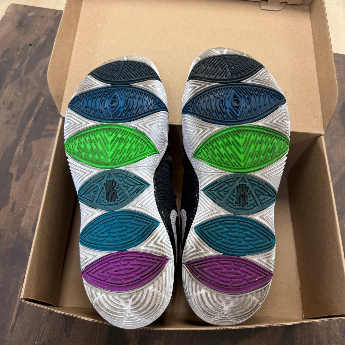 Nike Kyrie 5 Black Magic Size 12 (Pre-Owned) - Image 5