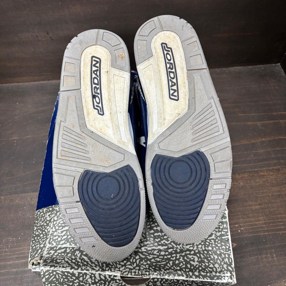 Jordan 3 Retro Georgetown (2021) Size 12 (Pre-Owned) - box