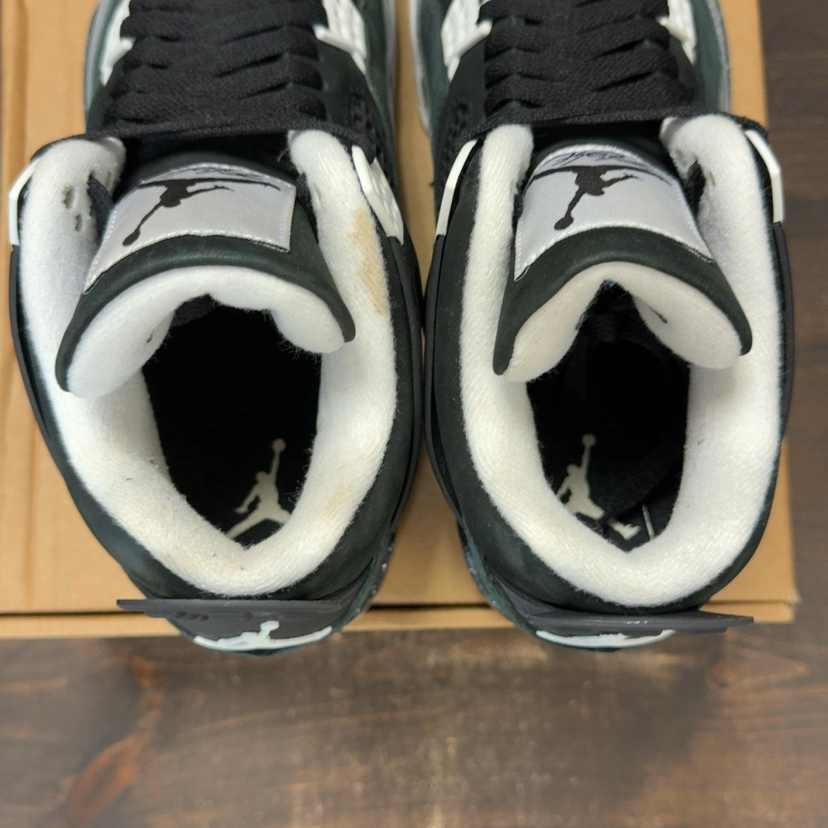 Jordan 4 Retro Fear (2024) Size 10 (Pre-Owned) - Image 6