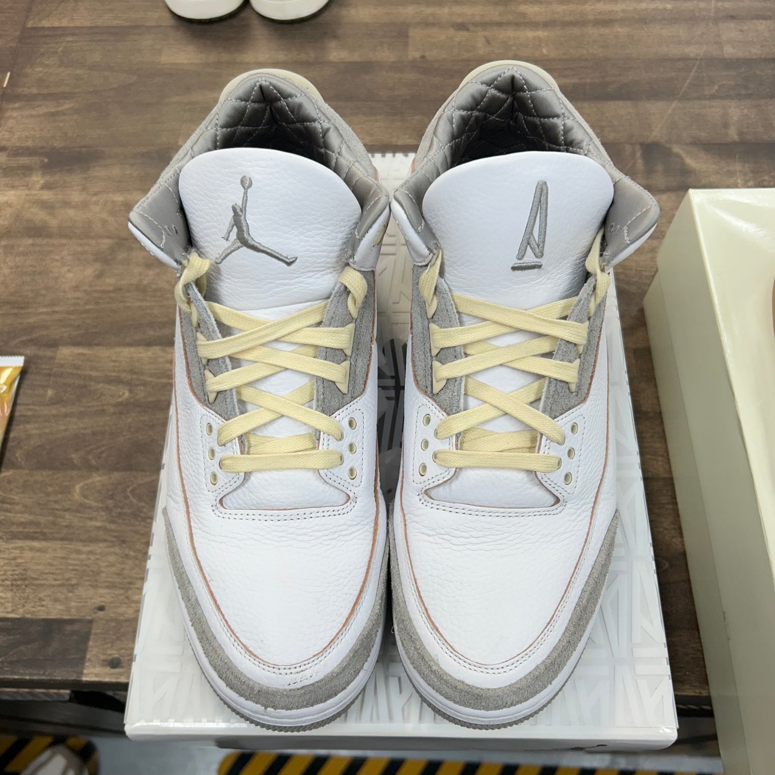 A Ma Maniere Jordan 3 Retro (W) (USED)