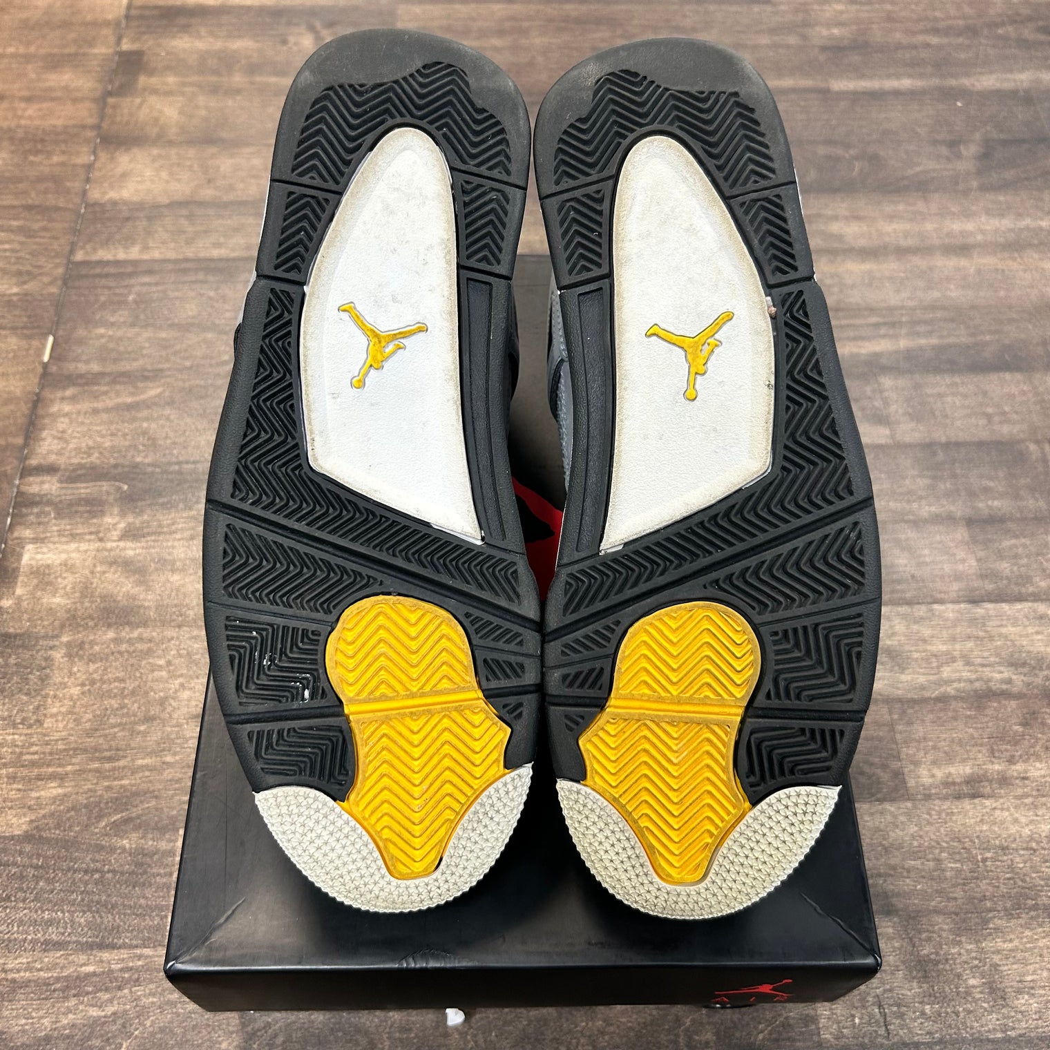 Cool Grey Jordan 4 (USED)