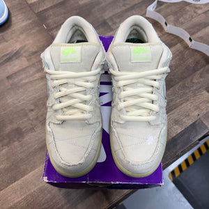 Nike Mummy Nike SB Dunk Low (USED) Size 9 (Pre-Owned) - Image 2