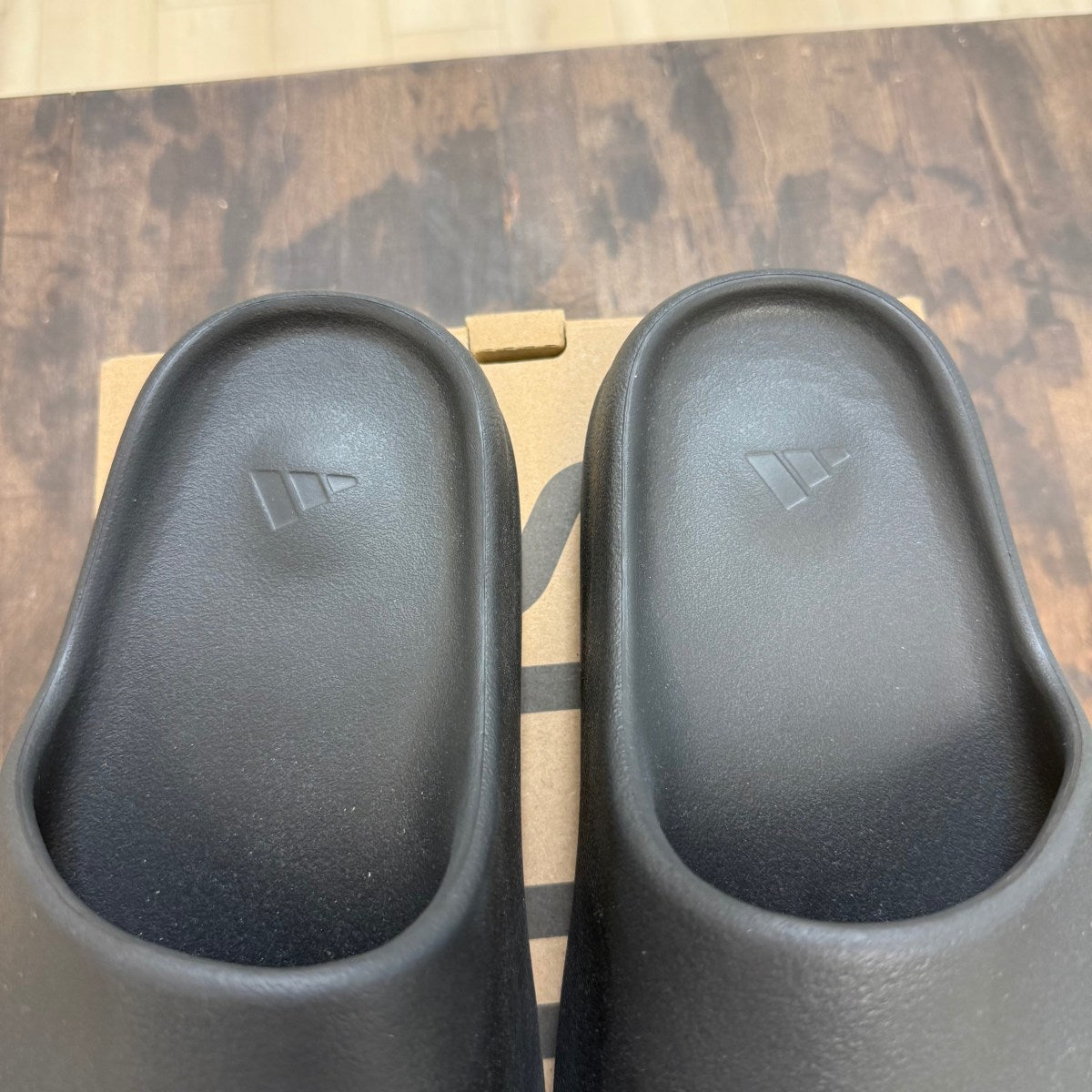 adidas Yeezy Slide Onyx - Image 4