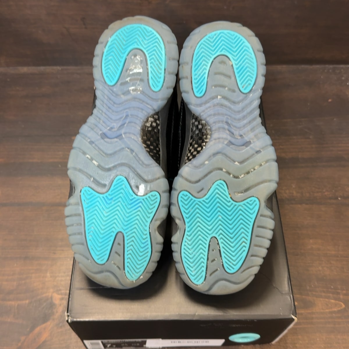 Jordan 11 Retro Gamma Blue (2025) (GS) - Image 7