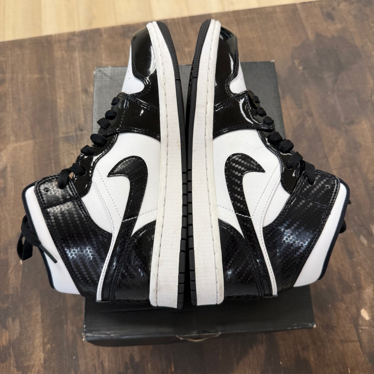 Jordan 1 Mid Carbon Fiber - Image 4