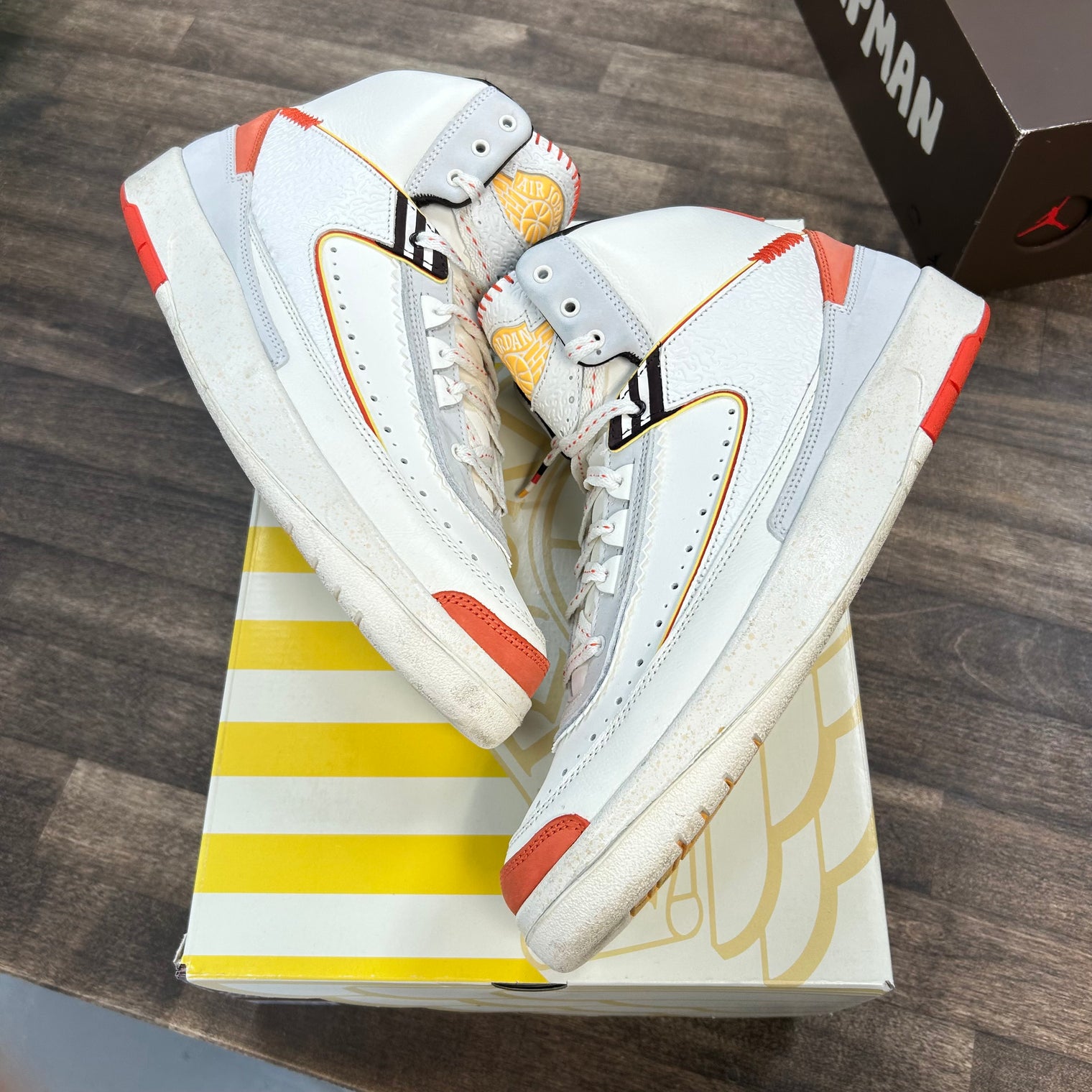 Maison Chateau Rouge Jordan 2 Retro (USED)