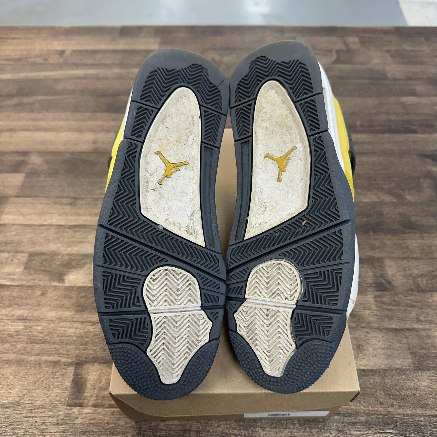Lightning Jordan 4 Retro (USED, No Box)