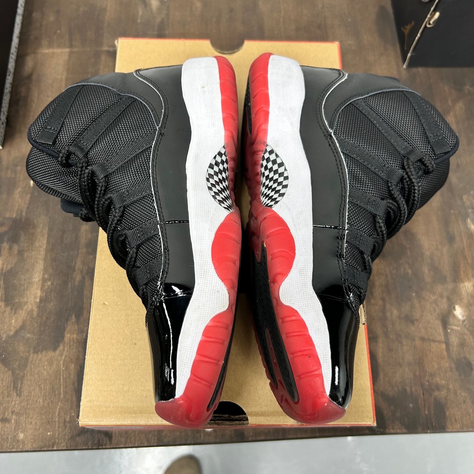 Bred Jordan 11 (2019) (USED)