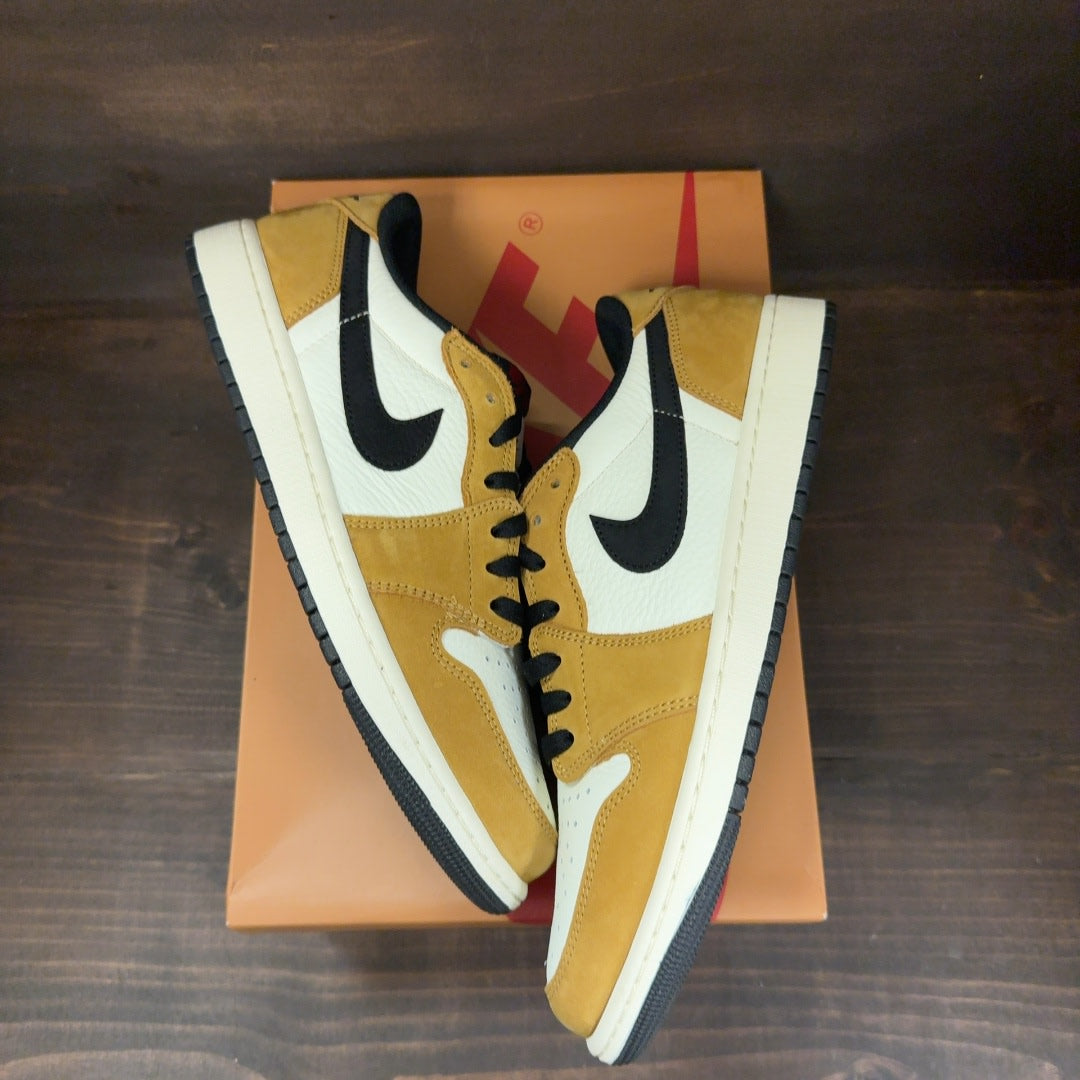 Jordan 1 Low OG Rookie of the Year Size 11 (Pre-Owned)