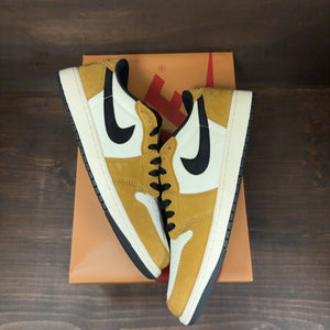 Jordan 1 Low OG Rookie of the Year Size 11 (Pre-Owned)