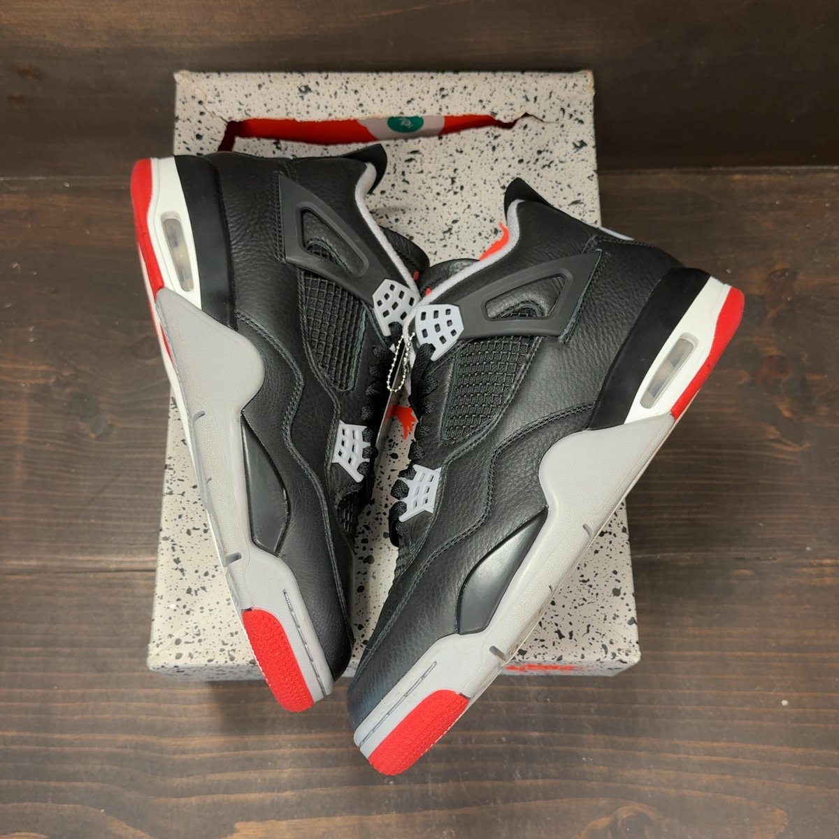 Jordan 4 Retro Bred Reimagined Size 9 (Pre-Owned) - back