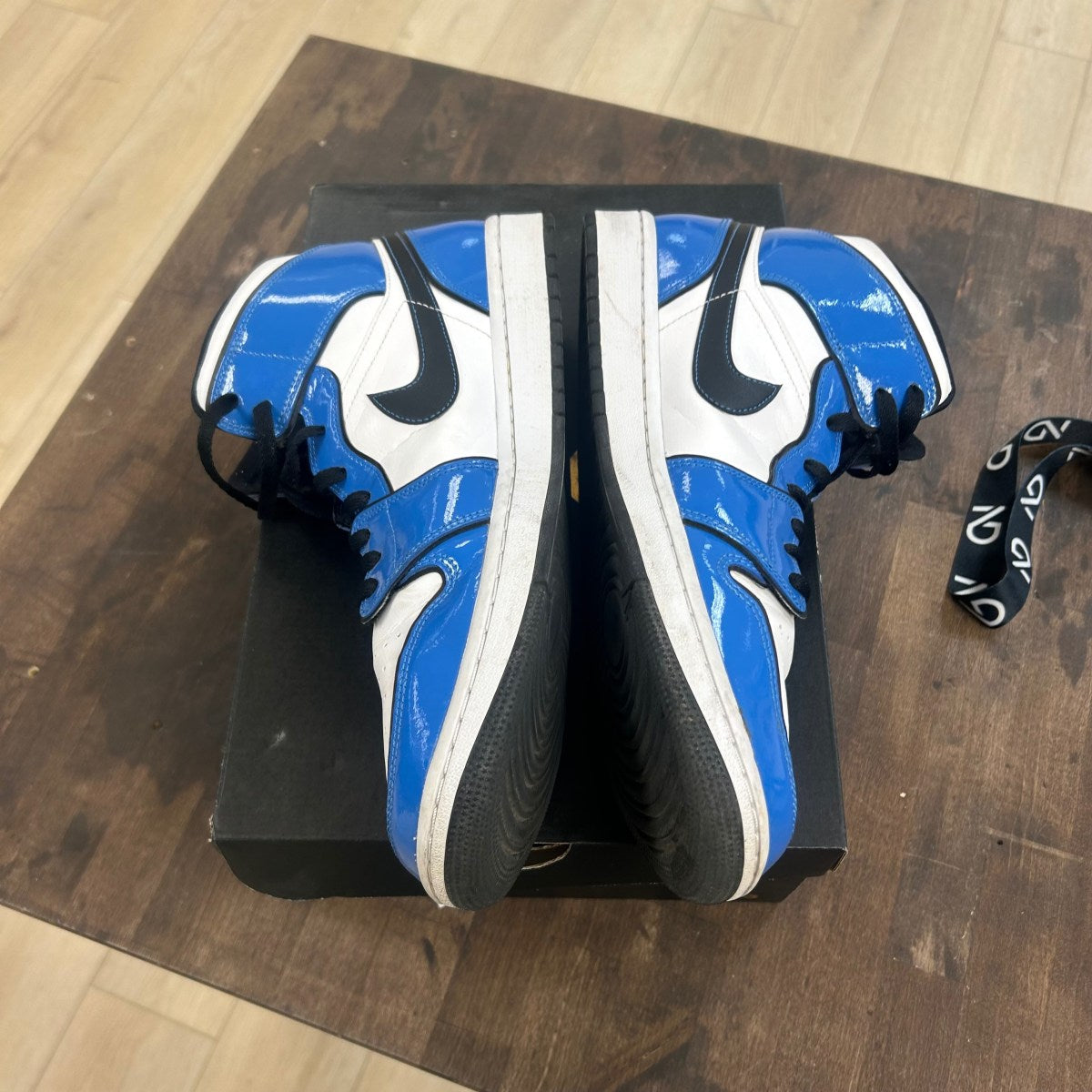 Jordan 1 Mid Signal Blue - Image 3