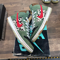 Dog Walker SB Dunk High (USED)