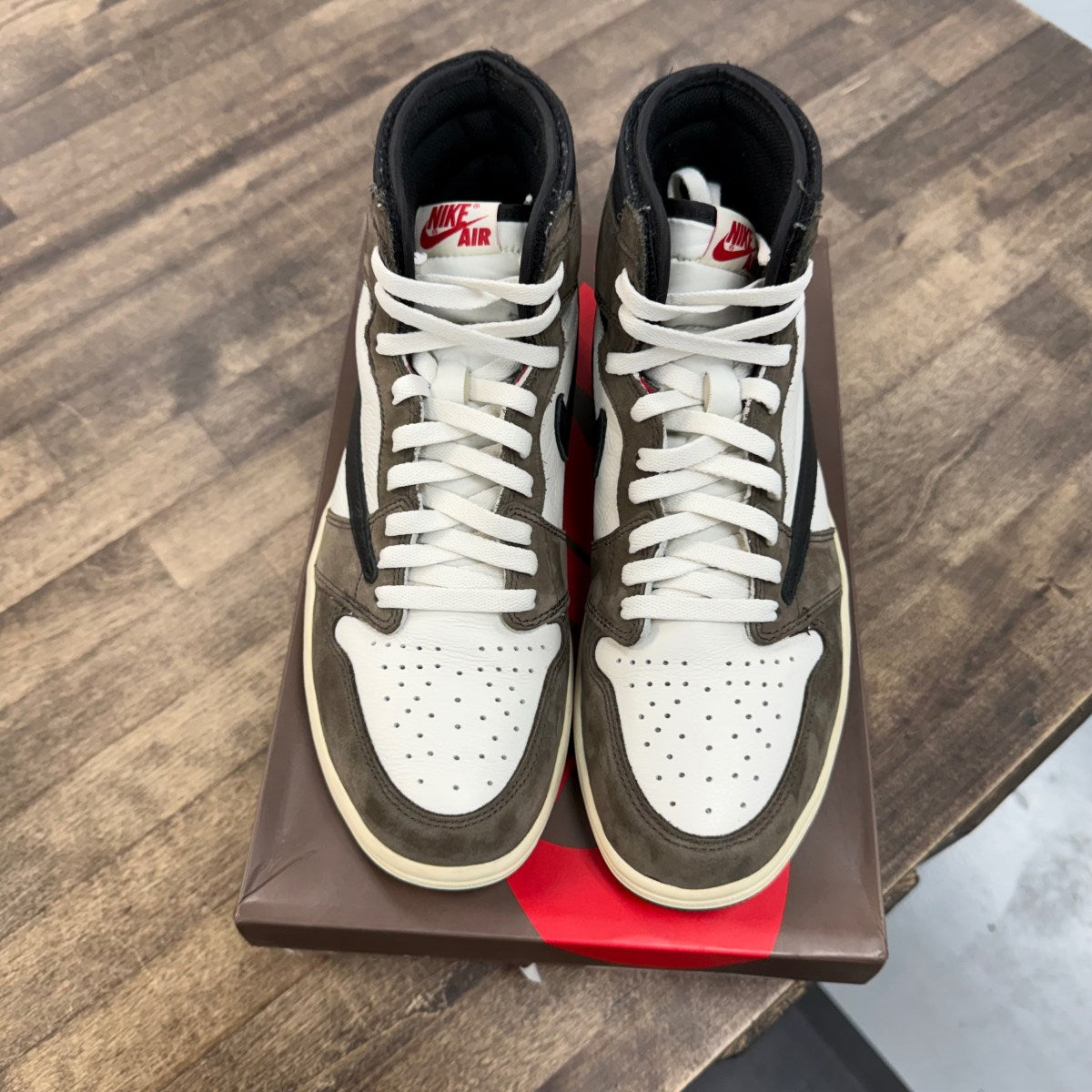 Jordan 1 Retro High OG SP Travis Scott Mocha Size 10.5 (Pre-Owned) - Image 2
