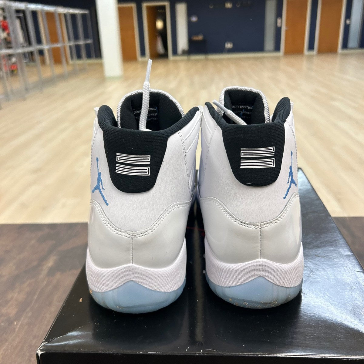 Jordan 11 Retro Legend Blue (2024) - Image 4