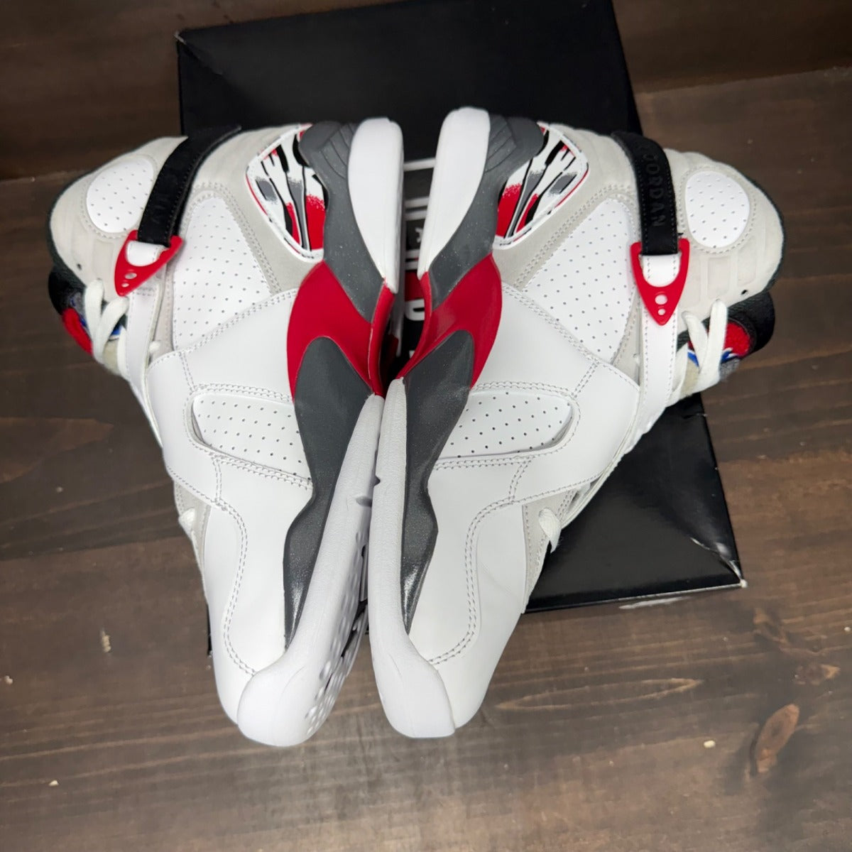 Jordan 8 Retro White True Red (2025) Size 9 (Pre-Owned)