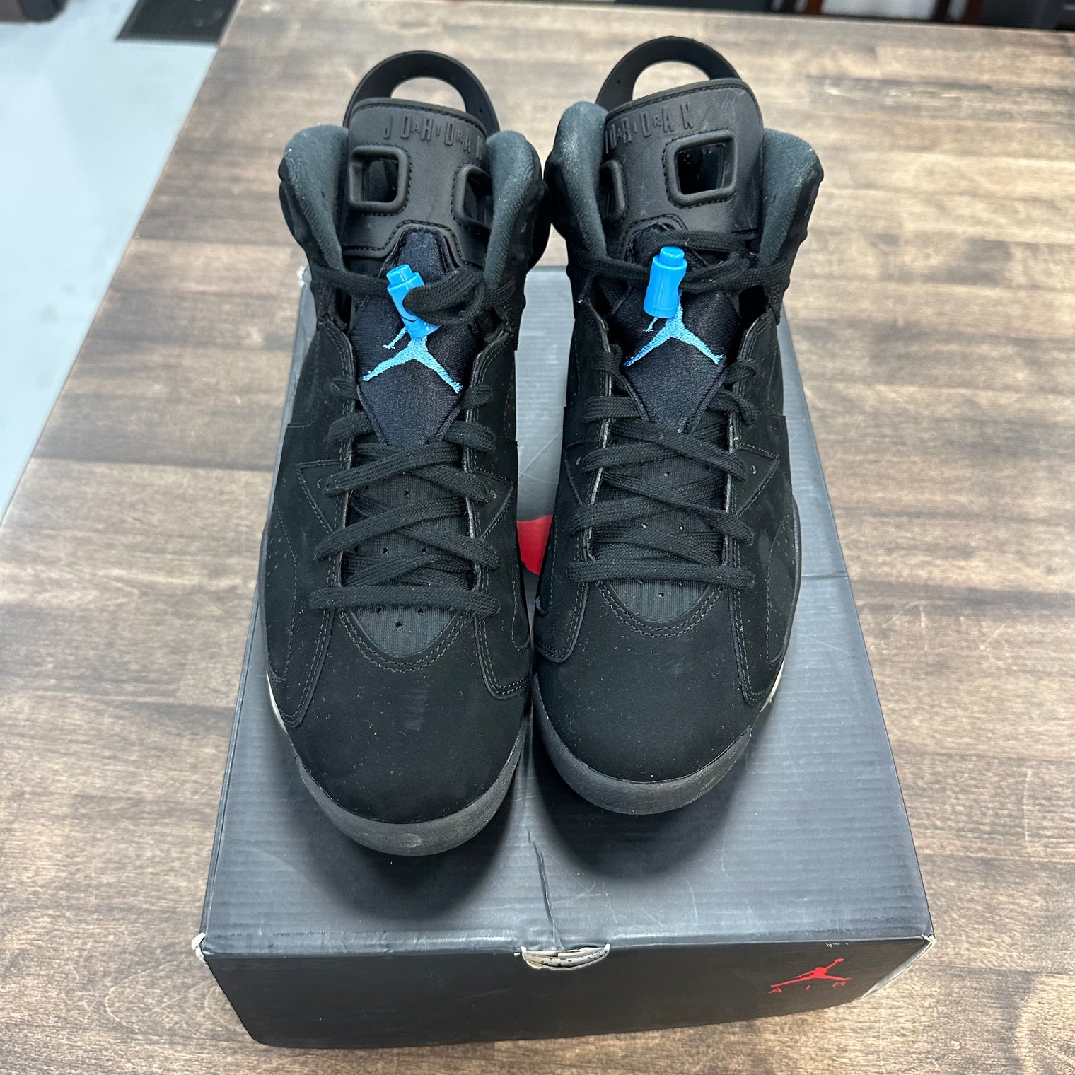 UNC Jordan 6 Retro (Used)
