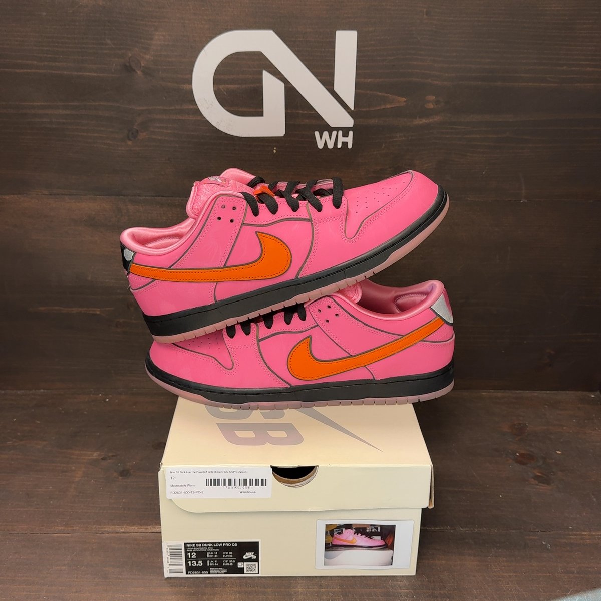 Nike SB Dunk Low The Powerpuff Girls Blossom Size 12 (Pre-Owned) - front