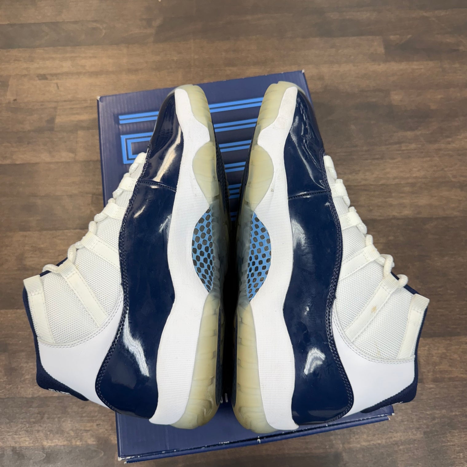 Win like 82 Jordan 11 (USED)