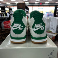 Pine Green SB Jordan 4 Retro (USED)