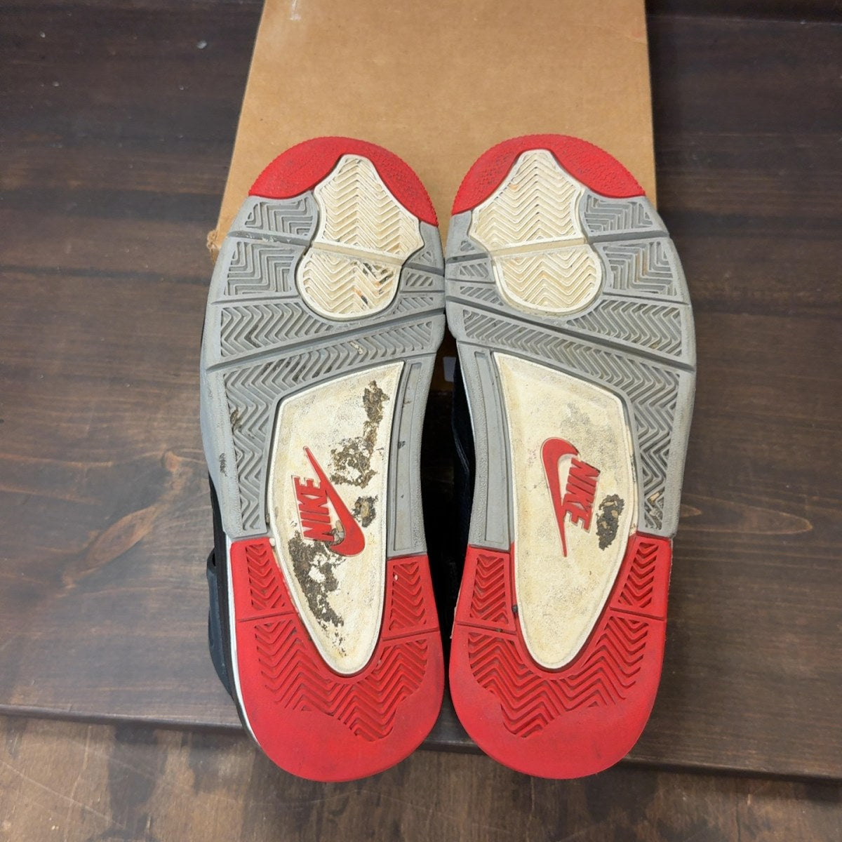 Jordan 4 Retro Bred Reimagined Size 9 (Pre-Owned) - Image 7