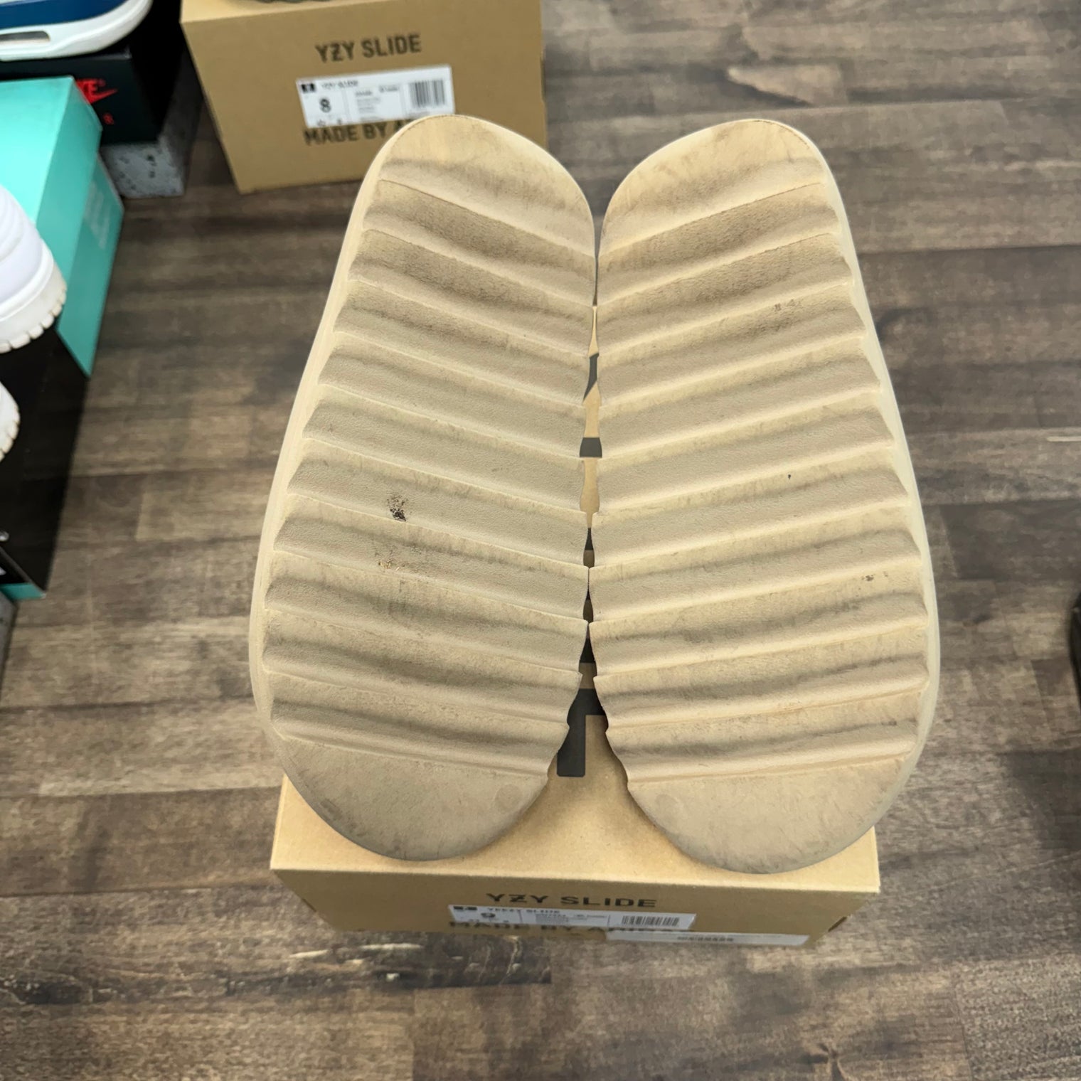 Pure adidas Yeezy Slide (Restock) (USED)