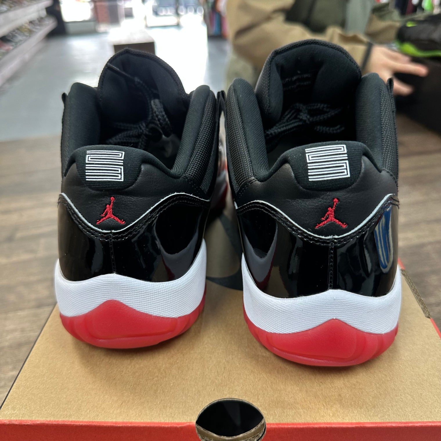 Bred Jordan 11 Low (USED)