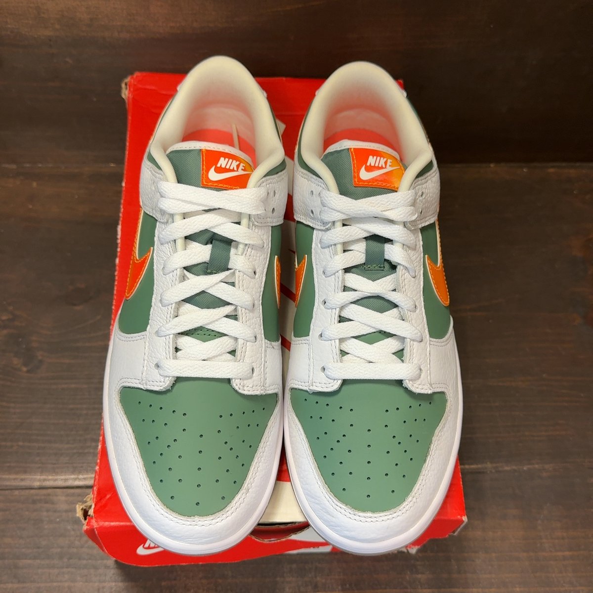 Nike Dunk Low SE NY vs. NY Size 8.5 - tag