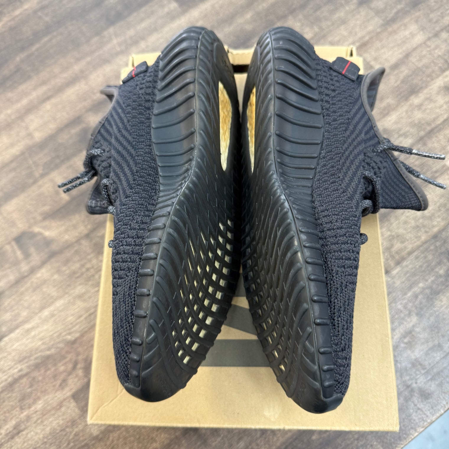 Black Static Non-Reflective Yeezy 350 (USED)