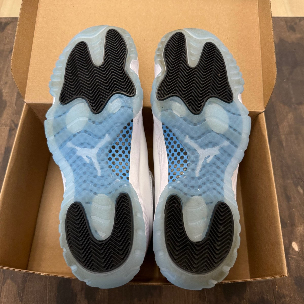 Jordan 11 Retro Legend Blue (2024) Size 12.5 (Pre-Owned) - Image 5