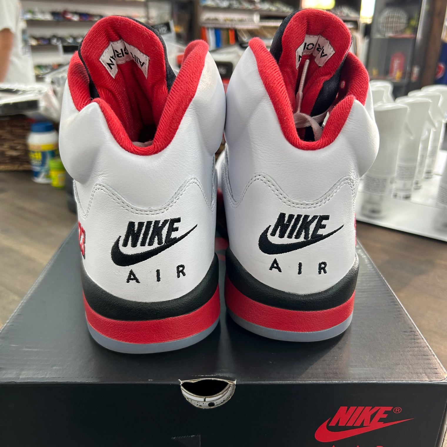 Fire Red Black Tongue Jordan 5 (USED)