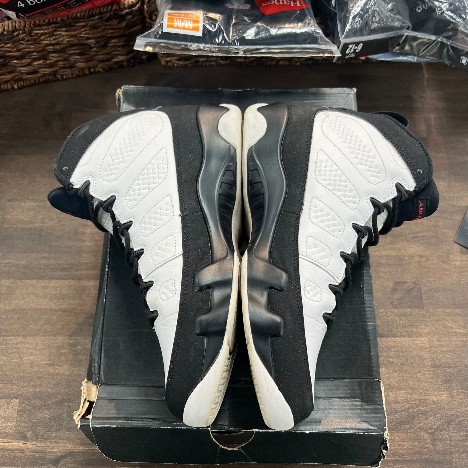 Space Jam OG Jordan 9 (USED)